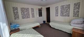 Гостиница Ёлочка Листвянка Бюджетный трехместный номер-3