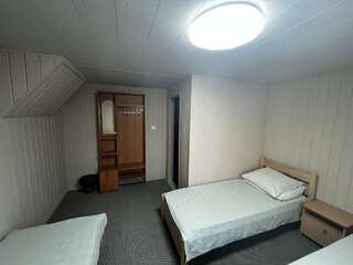 Гостиница Ёлочка Листвянка 3-местный номер стандарт #4-3