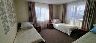 Гостиница Ёлочка Листвянка Бюджетный трехместный номер-1