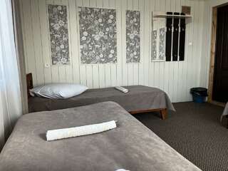 Гостиница Ёлочка Листвянка 3-местный номер стандарт #2-1