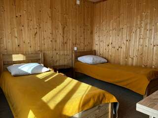 Гостиница Ёлочка Листвянка Двухместный номер с 2 отдельными кроватями и душем-3