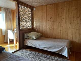 Гостиница Ёлочка Листвянка Трехместный номер «Комфорт» с душем-4