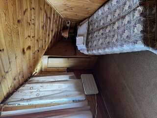 Гостиница Ёлочка Листвянка 3-местный номер эконом #8-2